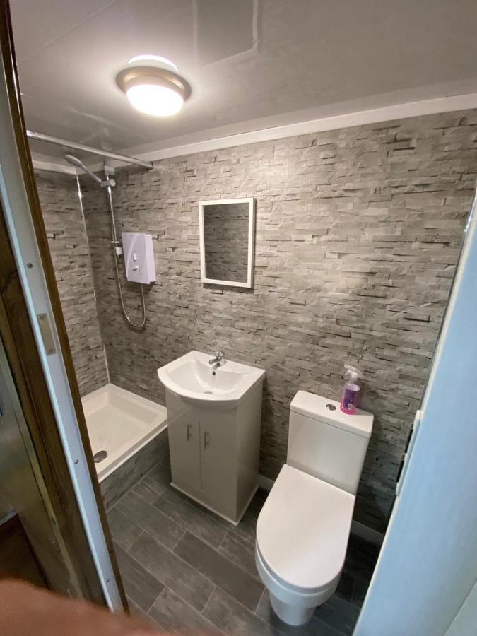 Adorable Private Suite With Free Street Parking Лестер Экстерьер фото